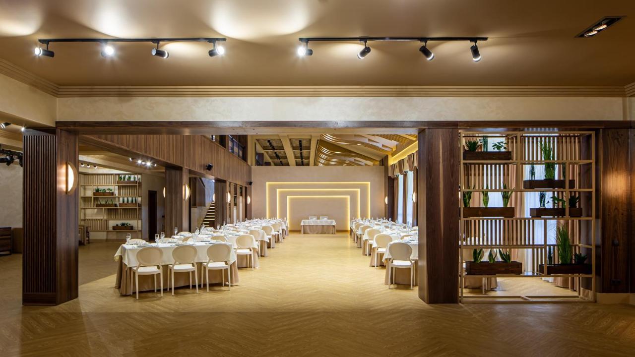 Nebos & Restaurant 3* Iwano-Frankiwsk